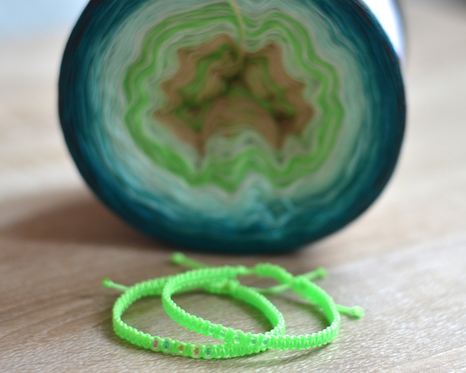 Duhovka + dva náramky/zelené