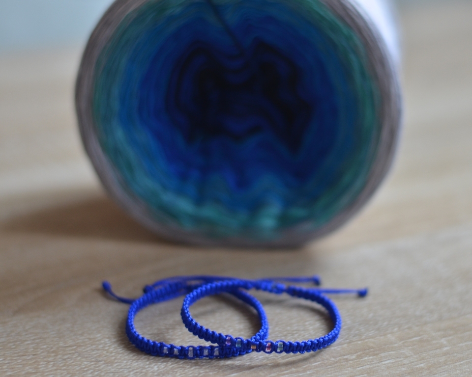 Duhovka + dva náramky/modré